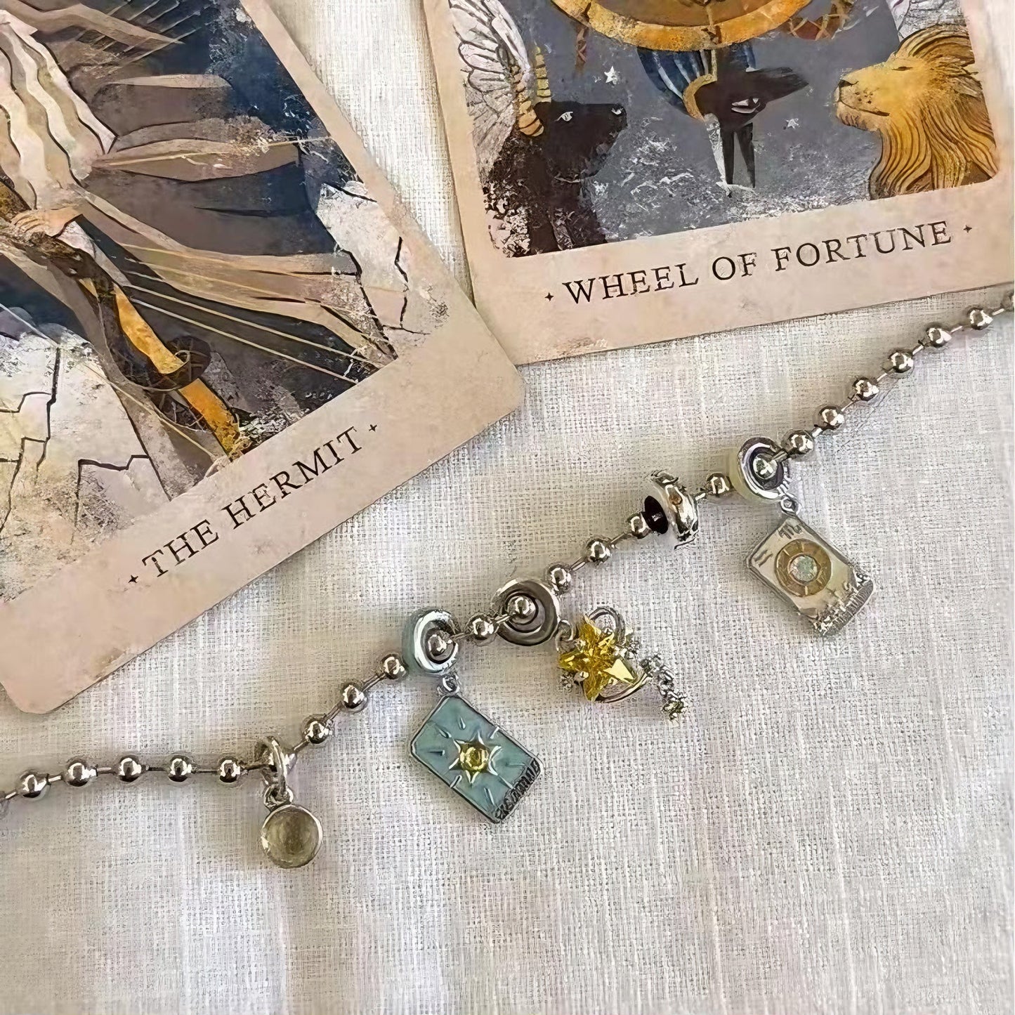 Tarot Mystery Retro Vintage Sun Moon Star Bracelet Unique Design High-end Bracelet for Women