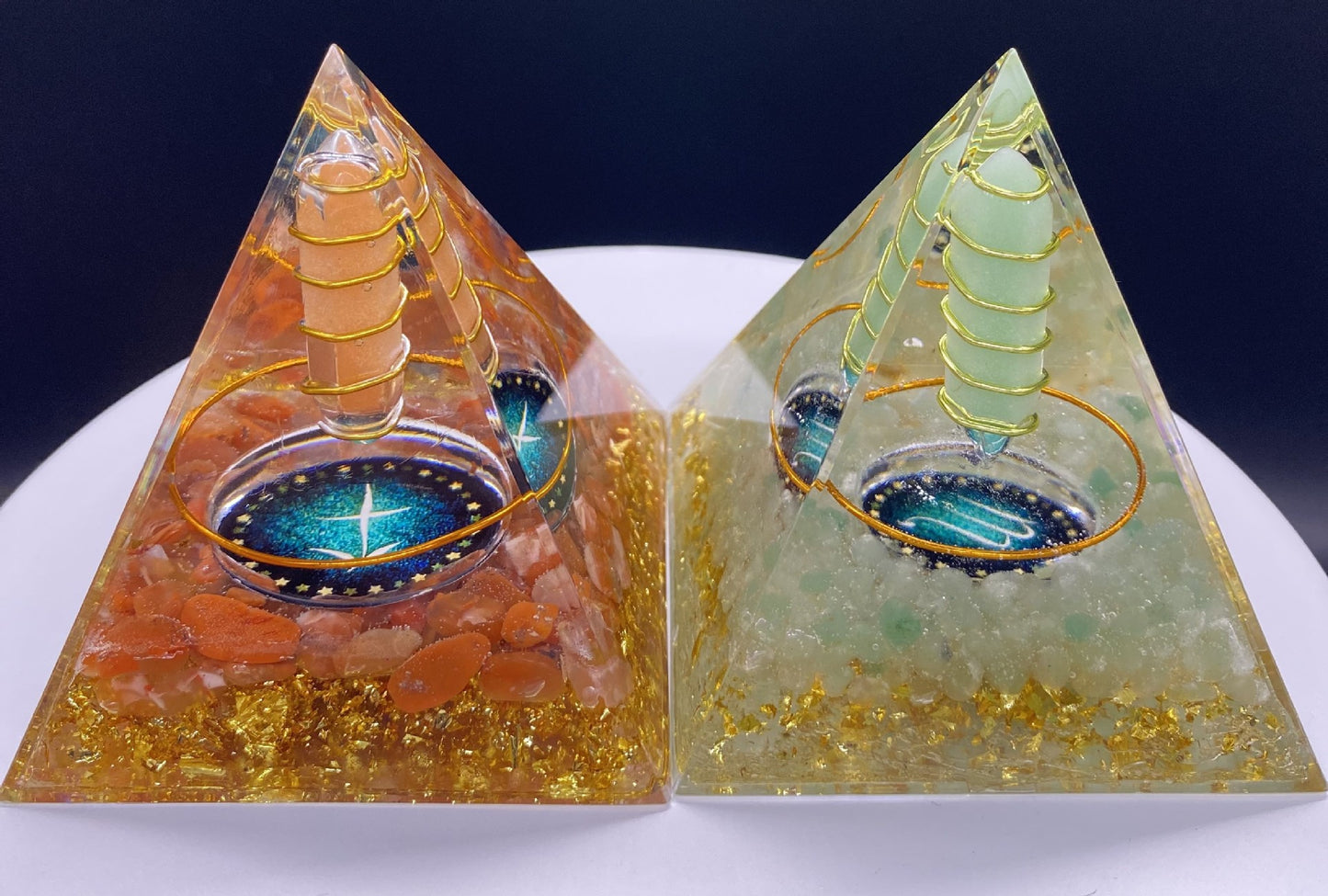 Cross-Border Hot Selling Energy Crystal Pyramid Crushed Stone Epoxy Crystal Ball Pyramid Feng Shui Ornament Source Factory Wholesale