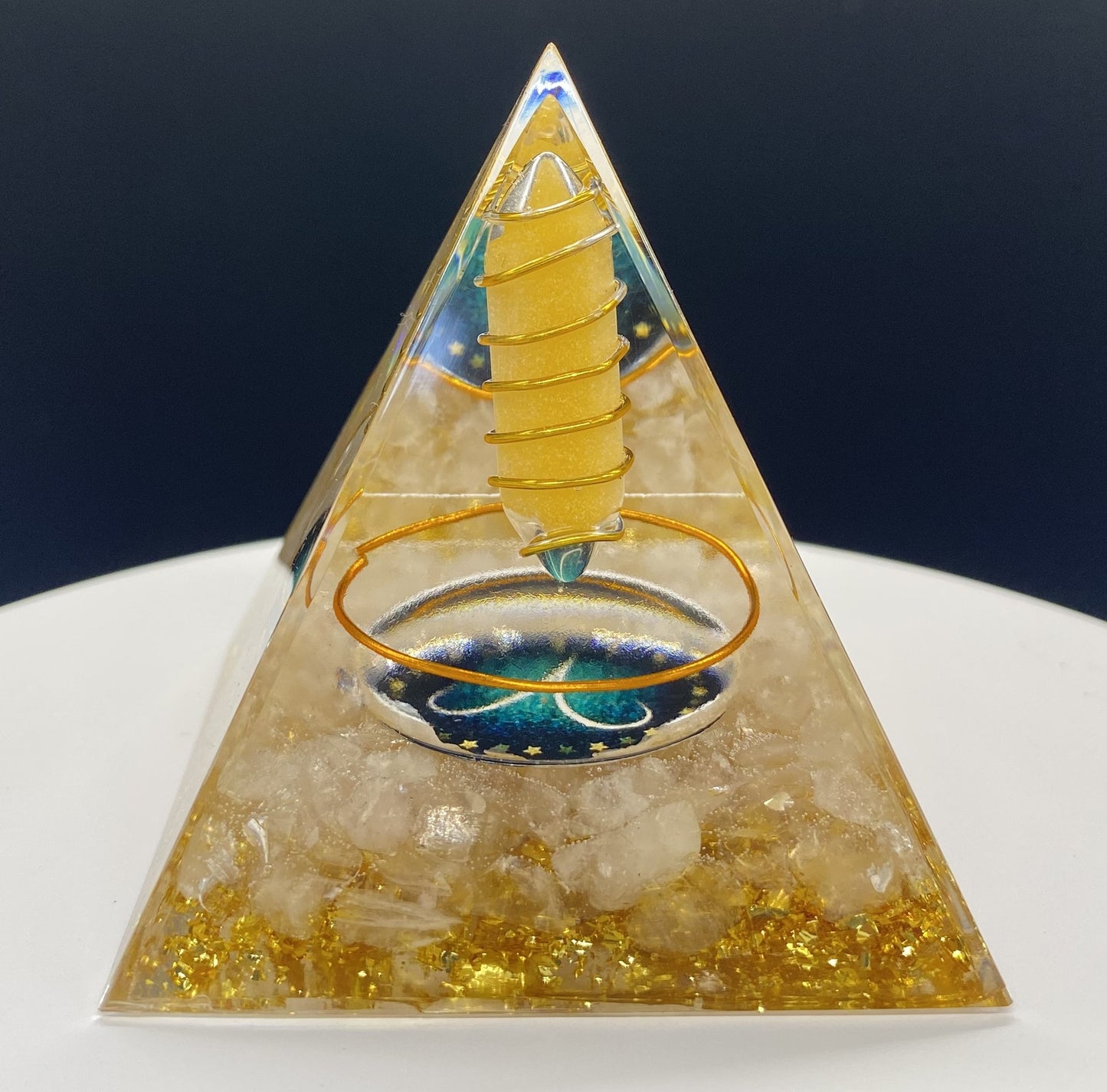 Cross-Border Hot Selling Energy Crystal Pyramid Crushed Stone Epoxy Crystal Ball Pyramid Feng Shui Ornament Source Factory Wholesale