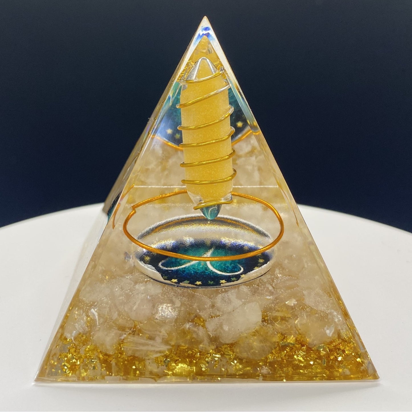 Cross-Border Hot Selling Energy Crystal Pyramid Crushed Stone Epoxy Crystal Ball Pyramid Feng Shui Ornament Source Factory Wholesale